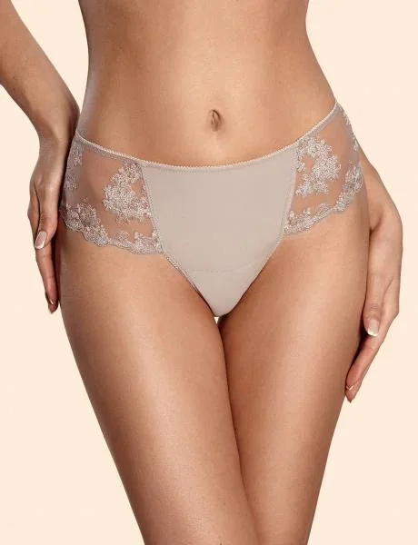 Fiona Seamless Back Brazilian Thong – Cappuccino –