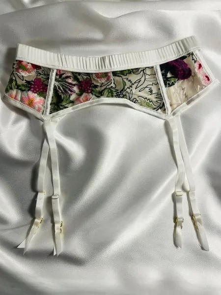 Garter Belt – Multicolor Cotton Embroidery