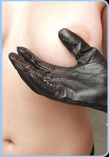 Kink Lab Vampire Gloves Leather with Prickly Metal Points (Small)