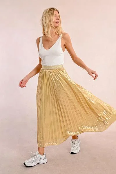 Long Pleated and Iridescent Skirt – Gold –