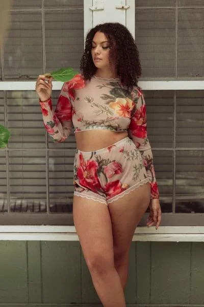 Long Sleeve Crop Top – 3D Mesh Floral Print –