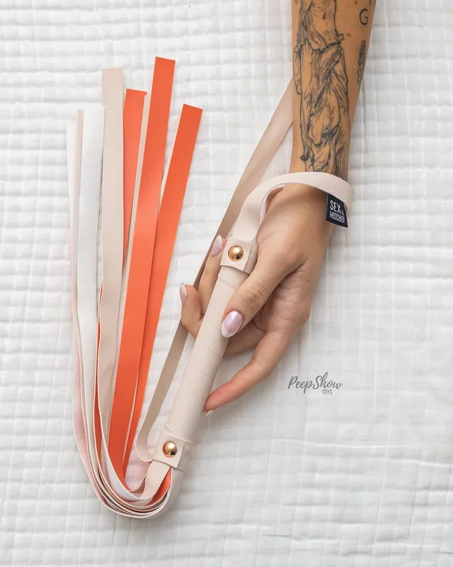 Peaches ‘n CreaMe Flogger
