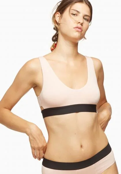 Theory Bralette – Cameo –