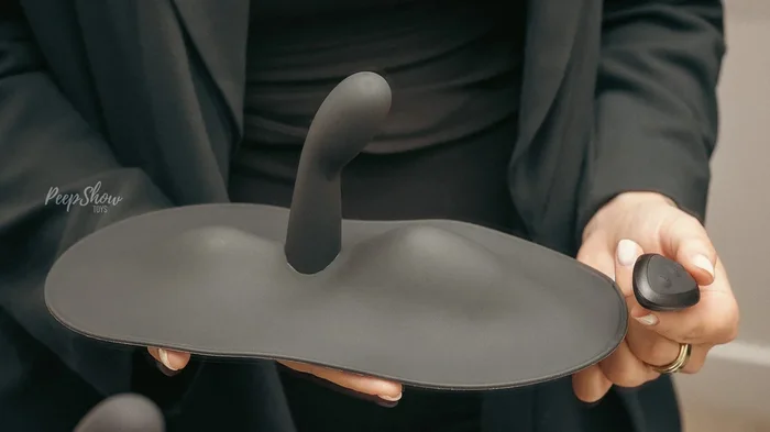 VibePad 3 Grinding + G-spot Vibrator